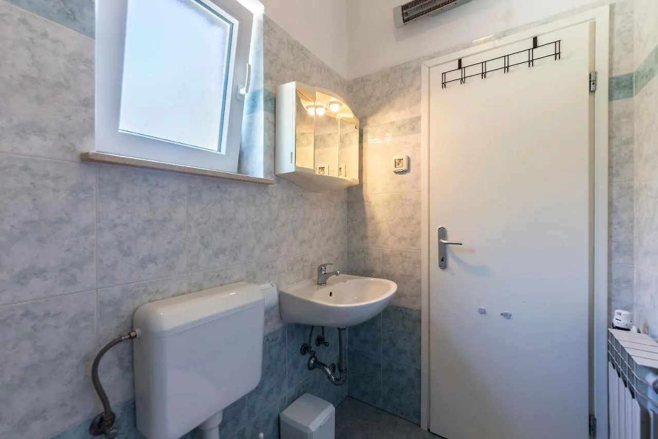 Apartments Pino Pula 0*,  Κροατία